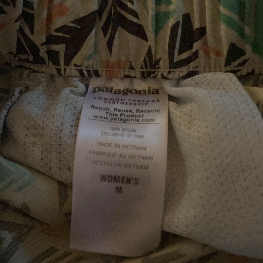 PATAGONIA‎ BARELY BAGGY QUIVER AND QUILL SHORTS WOMENS SIZE MEDIUM DRAWSTRING - Picture 4 of 7